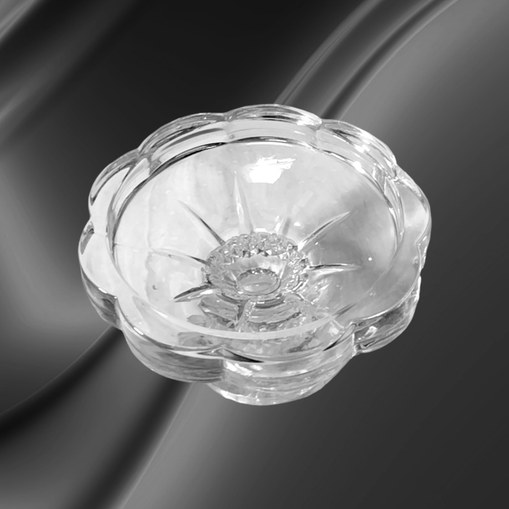 👣4/$20.  Elegant Clear Glass Candle Holder - Picture 5 of 5